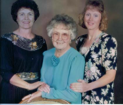 Matilda Jakober Roeder (center)