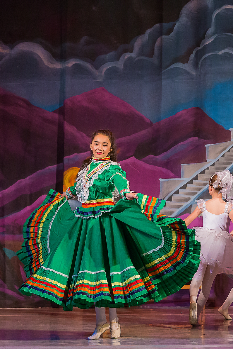 Stunning Ballet Honors Mexican Neighbors 